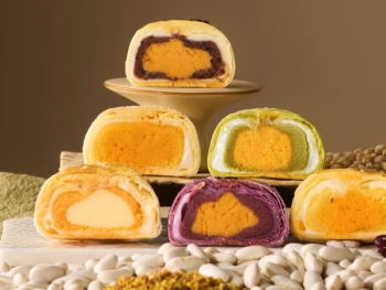 Celebrating Auntie Xuan's 700 Million Egg Yolk Pastries Sold!  